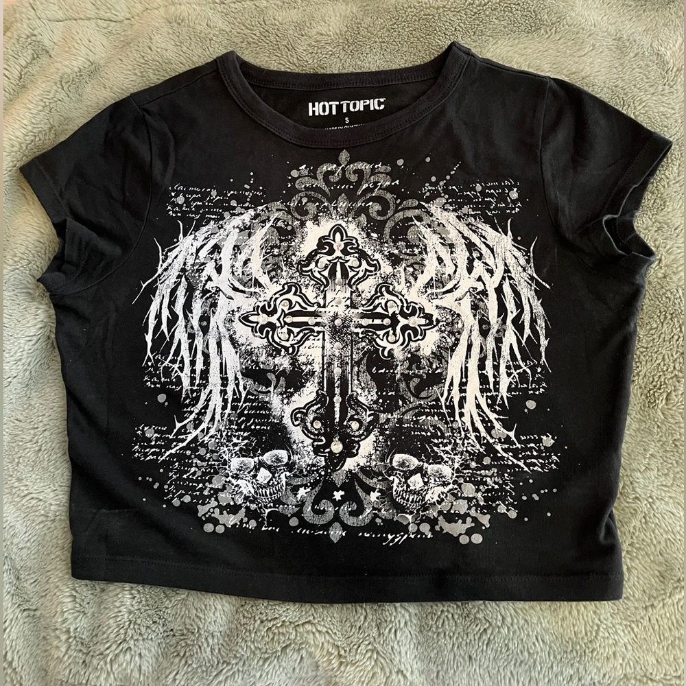 Hot Topic Goth/grunge/alt y2k baby tee